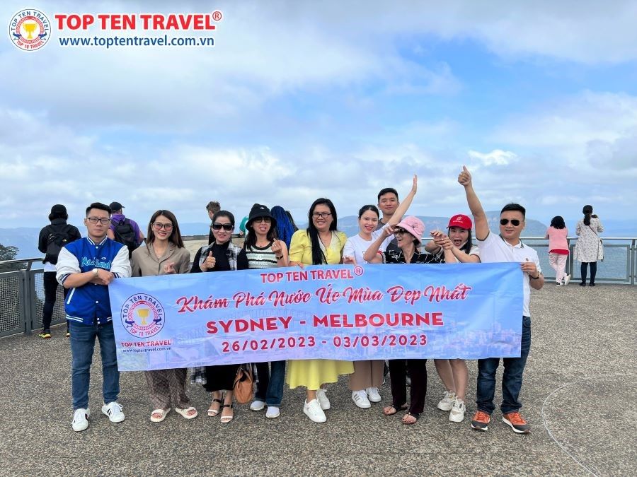 Đoàn khách nhà Top Ten Travel tham quan và khám phá nước Úc